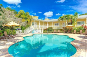 New Listing! Pool Jacuzzi, 3-min to Beach Bars & Entertainment!.